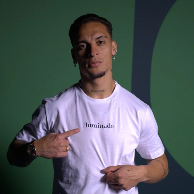 球迷社区-排面这一块！贝蒂斯推出安东尼联名服装，每卖一件球员都有分成