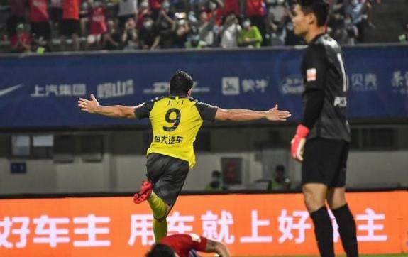 胜负预测-还有谁？120球！艾克森超李金羽成顶级联赛射手王